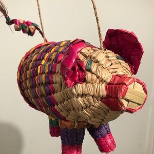 Woven pig bag